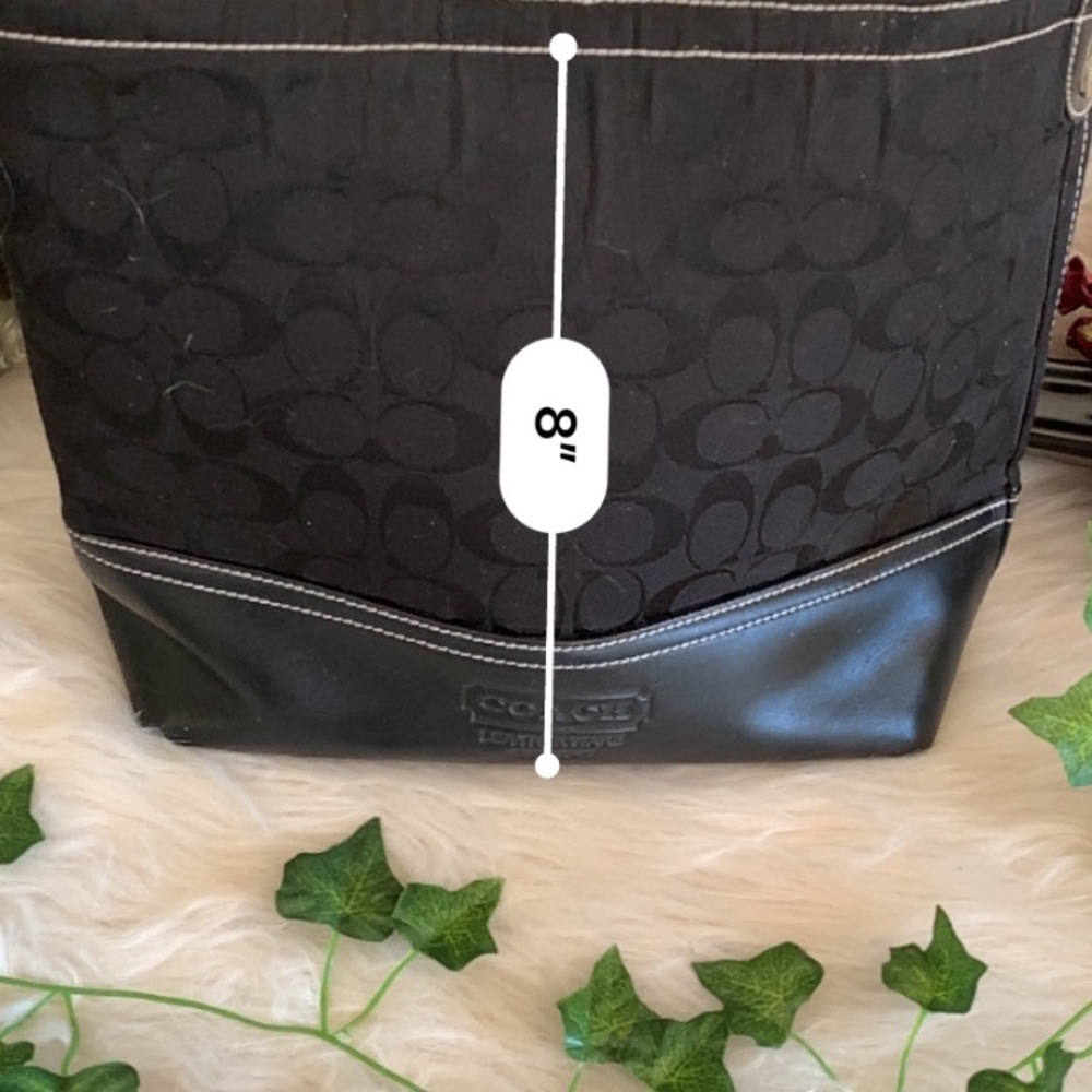 Women's Medium Soulder Purse - Picture 11 of 12